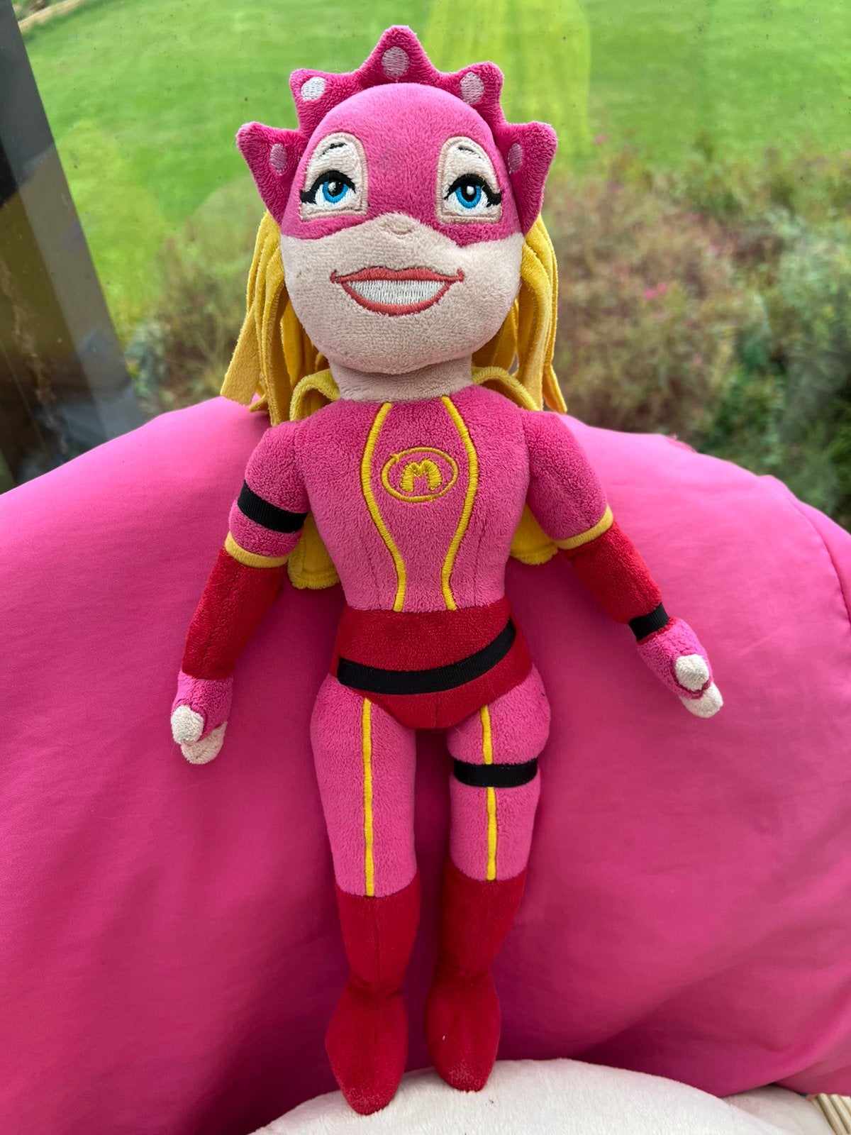 Mega Mindy pluche knuffelpop (40 cm) - Studio 100, Kinderen en Baby's, Speelgoed | Knuffels en Pluche, Ophalen of Verzenden