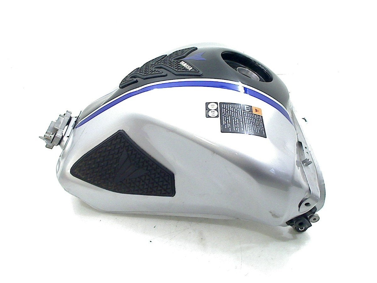 RESERVOIR Yamaha MT 09 2021-2023 (MT09 B7N), Dhr. S. di Majo, Utilisé, Info@cama-motorparts.nl, P.J. Troelstraweg 8 8
3144 CX  MAASSLUIS, NL