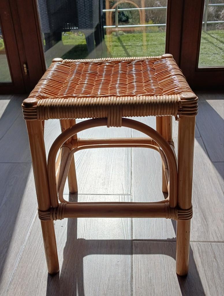 Tabouret vintage en rotin, Ophalen