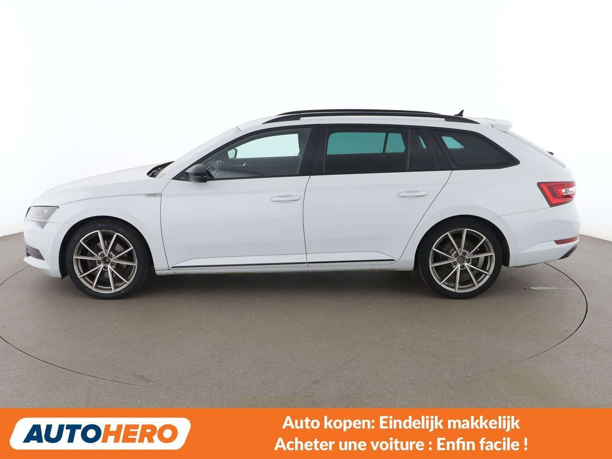 Skoda Superb 1.5 TSI ACT SportLine (automatique), Autos, Skoda, Achat, 164 g/km, Détection des panneaux routiers, Noir