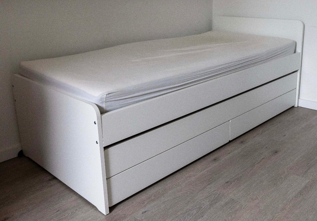 kinderbed, Kinderen en Baby's, Ophalen, 85 tot 100 cm, Hoogslaper of Stapelbed, Zo goed als nieuw