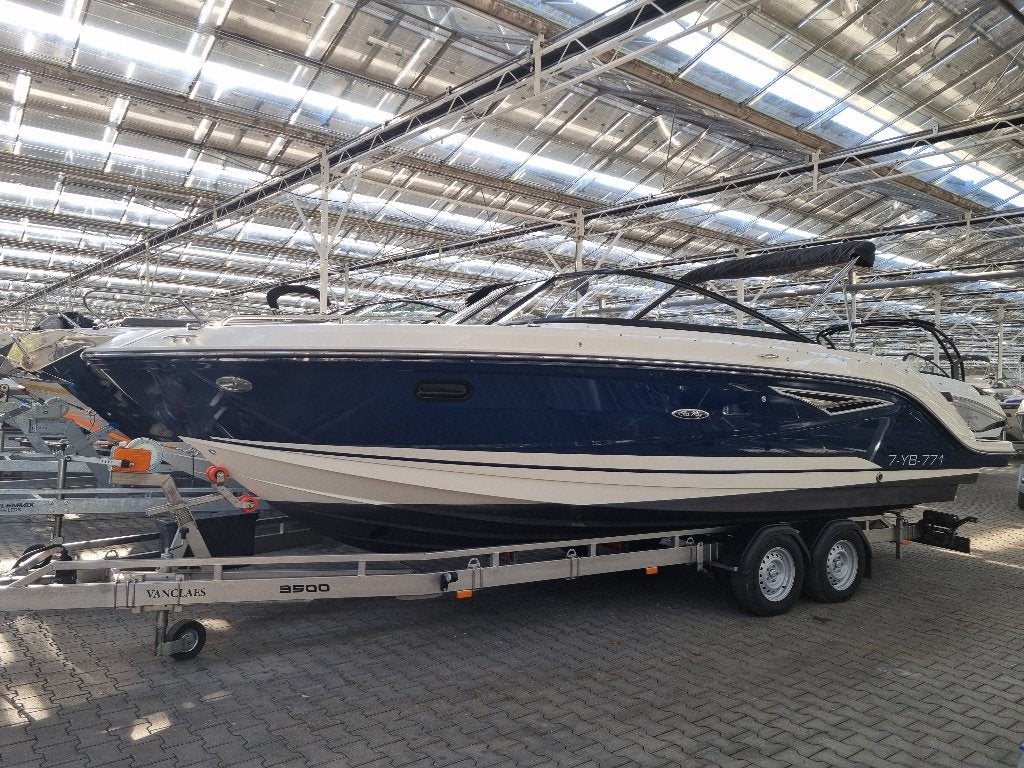 Sea Ray 250 Sunsport jaar 2019 Mercruiser 6.2 L 300 PK, Watersport en Boten, Ophalen, Binnenboordmotor, Zo goed als nieuw, 300 pk