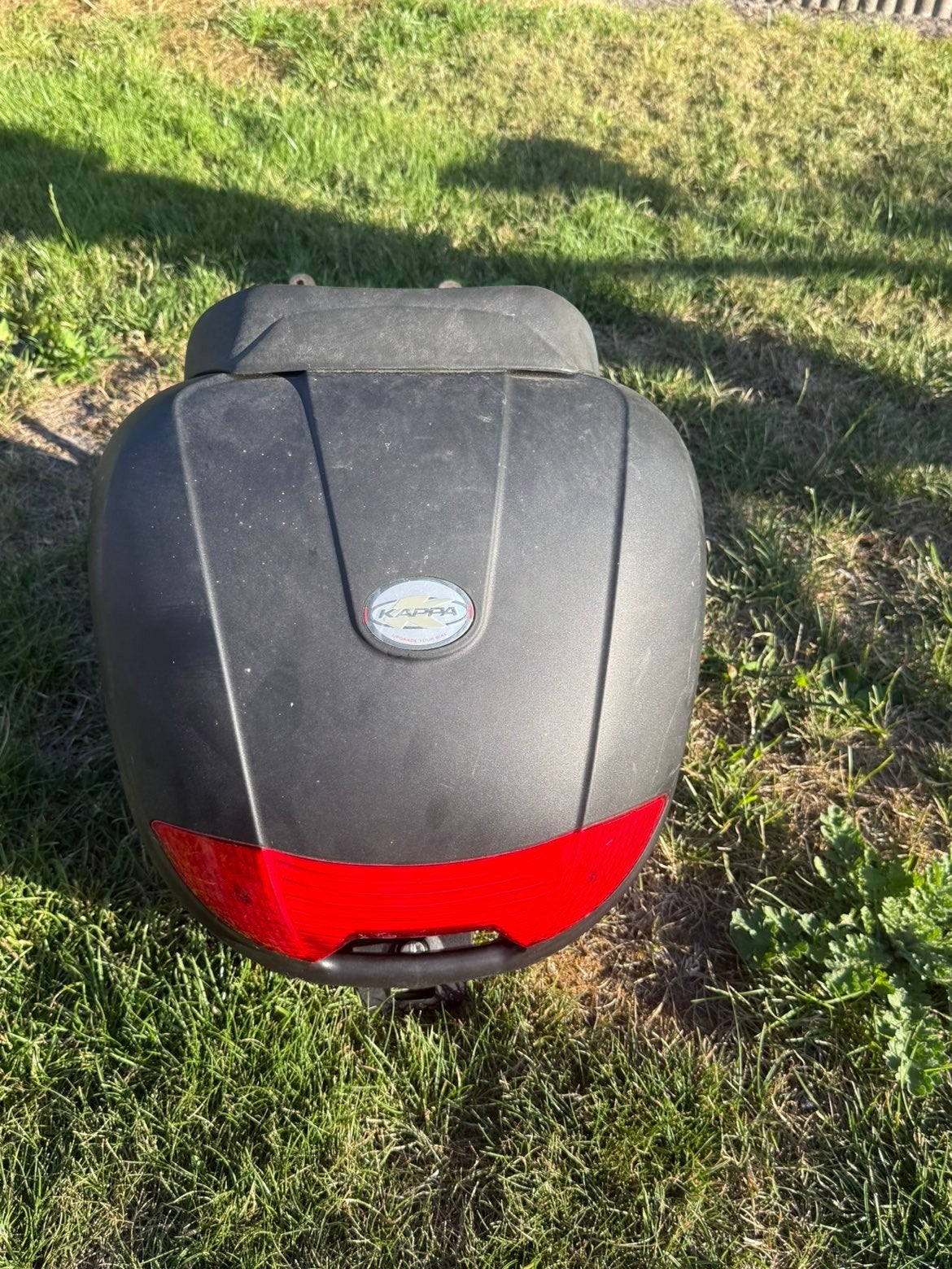 bak voor brommerhelm, Motoren, Ophalen, Zo goed als nieuw