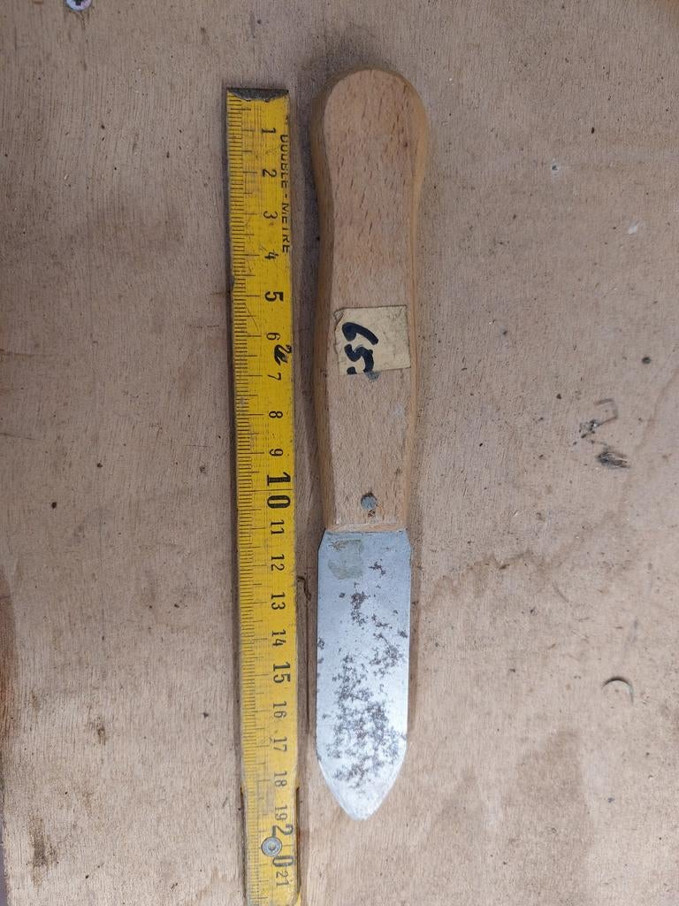 Plamuurmes / voegmes met houten handvat., Ophalen