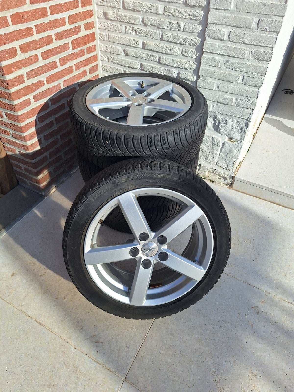 Set winterbanden Bridgestone 225/45R17 91H  + velgen, Auto-onderdelen, Ophalen, Velg(en), 17 inch, Winterbanden