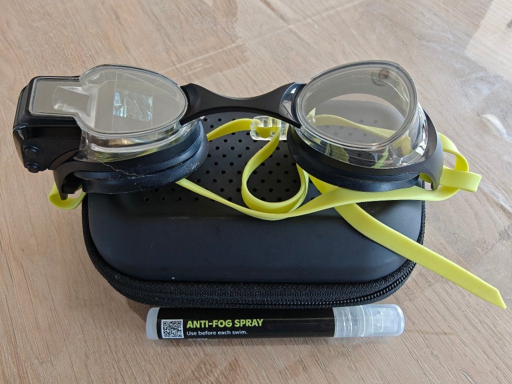 Form Smart Swim PRO 2 'slimme' zwembril, Sports nautiques & Bateaux, Plongée, Enlèvement ou Envoi, Comme neuf, Lunettes de plongée ou Tuba