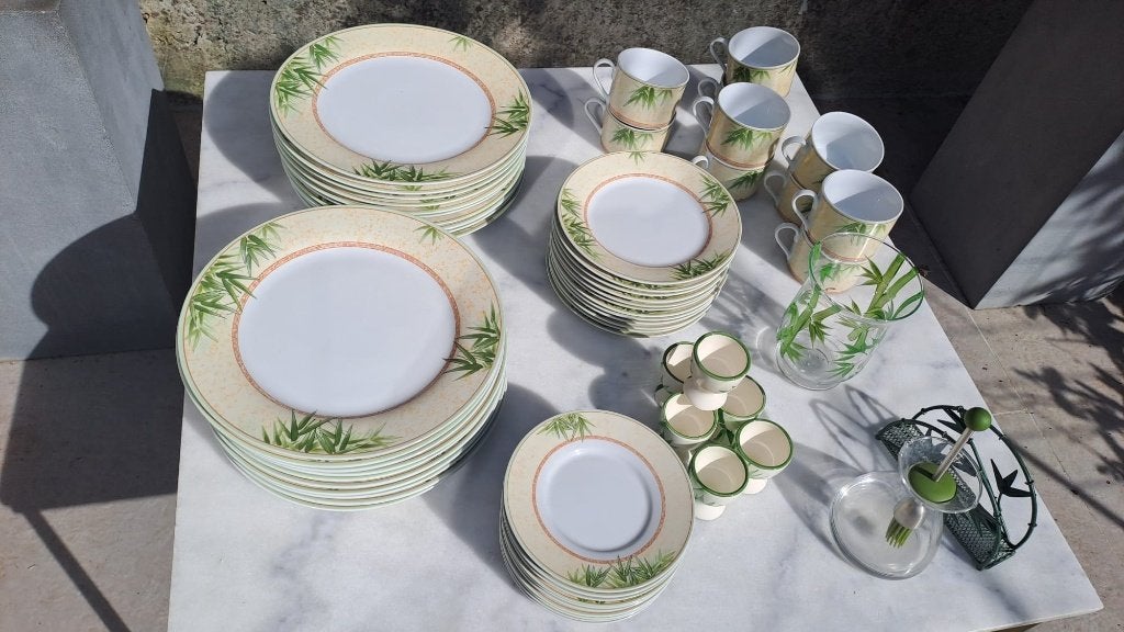 Grand service de table motif bambou, assiettes, tasses, Maison & Meubles, Enlèvement, Comme neuf, Verre