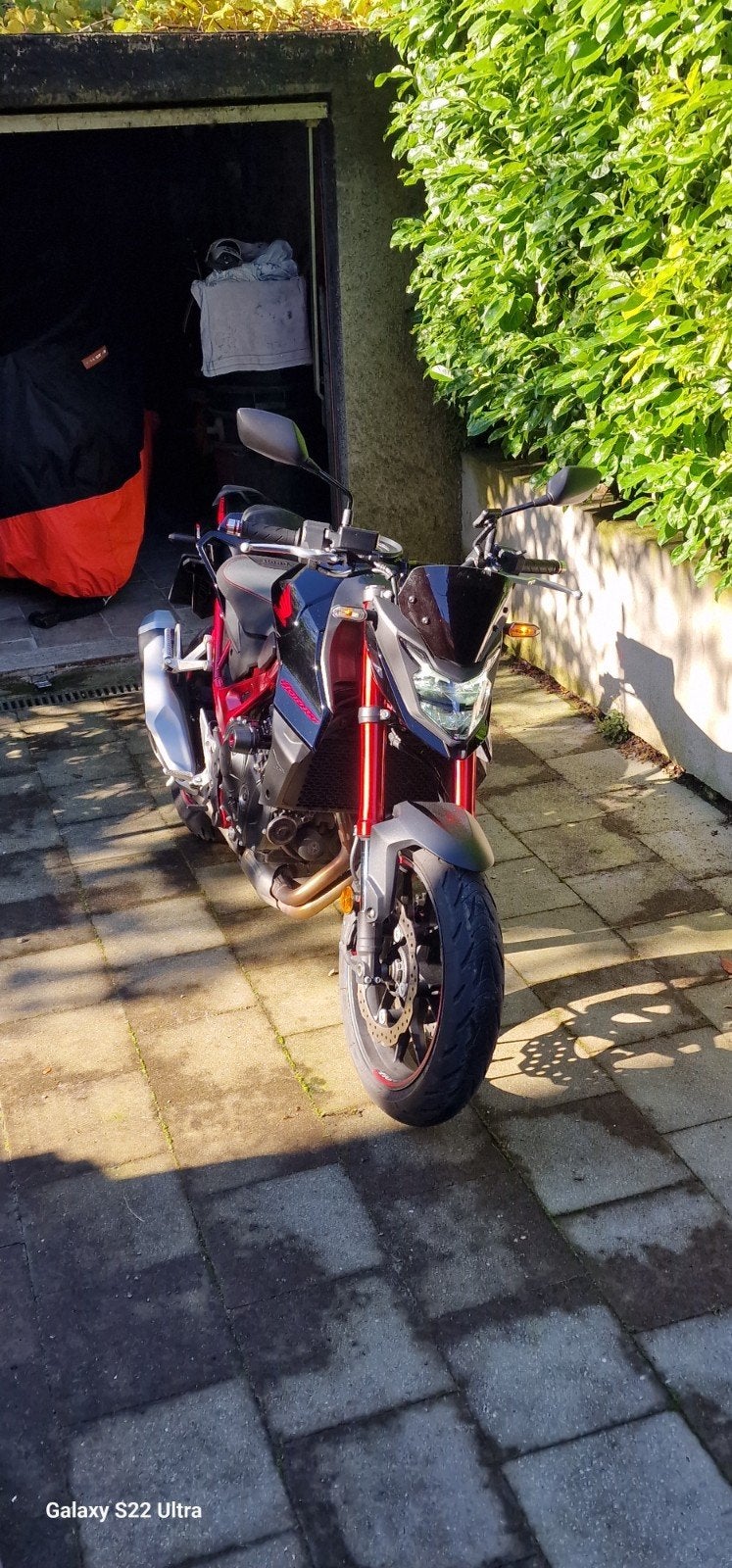 2023 HONDA HORNET 750 ZWART MET PAKKETTEN, Motoren, ABS, 2 cilinders, Nieuw, Motorrijbewijs A