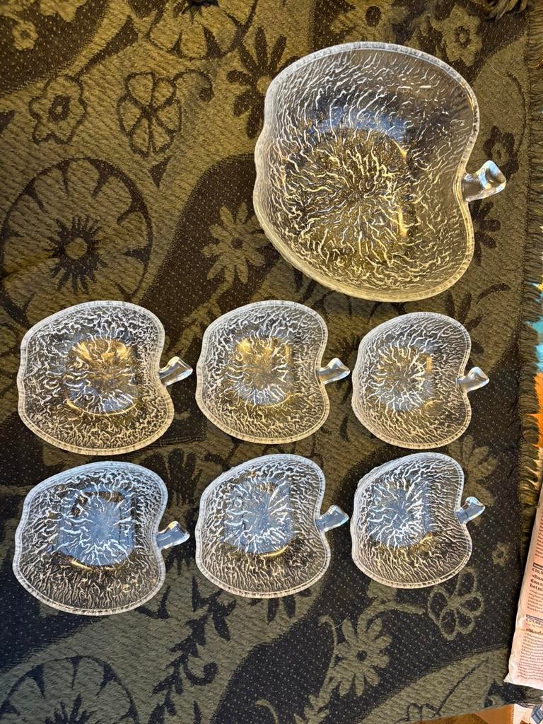 Bols en forme de pomme, Enlèvement, Récipient(s)