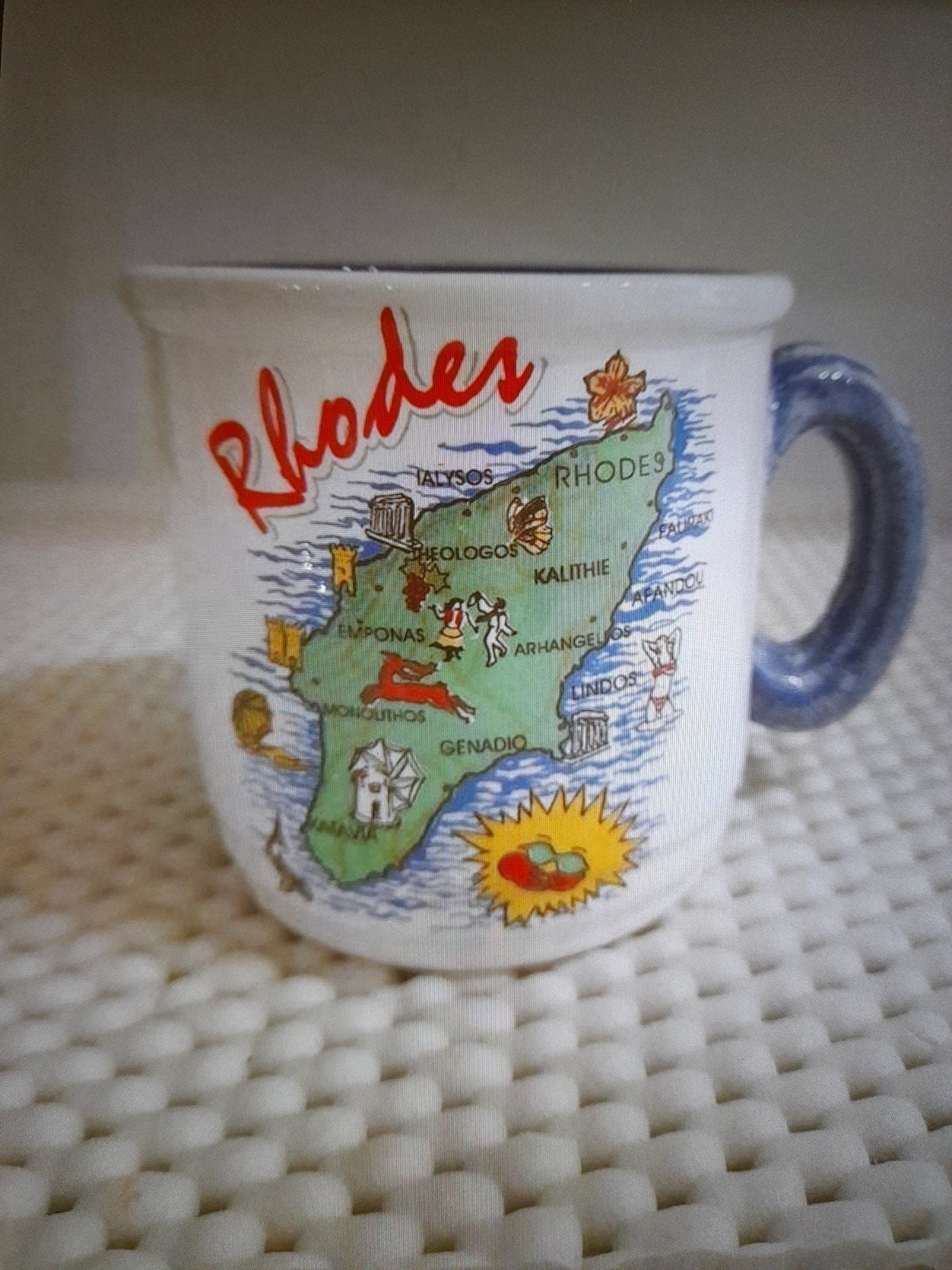 NEUF- Pinte/mug "Carte de Rhodes" bleue/blanc écriture rouge, Keramiek, Nieuw, Overige stijlen, Mok