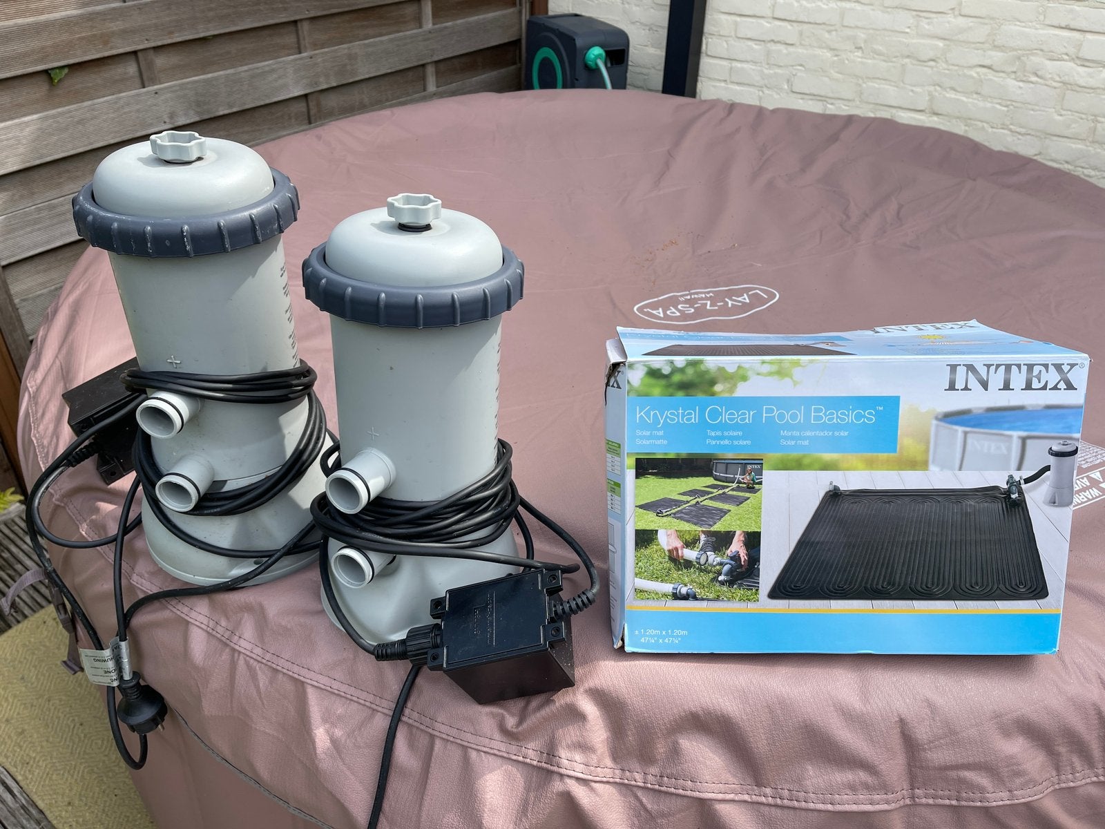 Intex pompen en zonnemat, Ophalen, Zo goed als nieuw