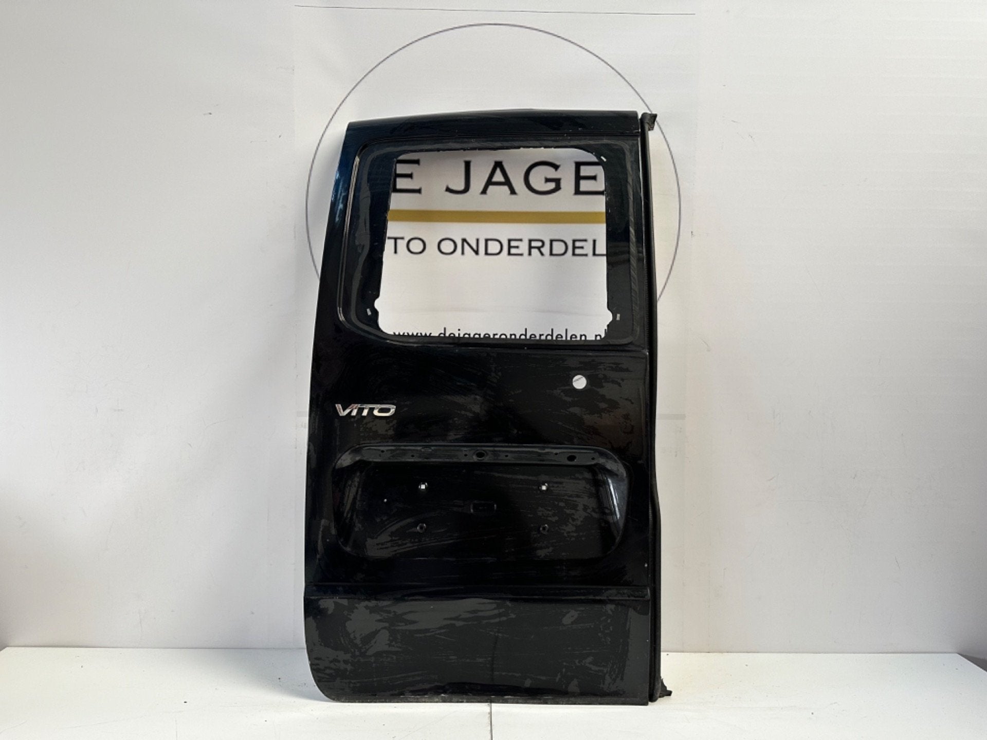 PORTE DE COFFRE ARRI RE MERCEDES CLASSE V VITO W447, Mercedes-Benz AG, Mercedes-Benz, Utilisé, Mercedesstrasse 120
70372  Stuttgart, DE