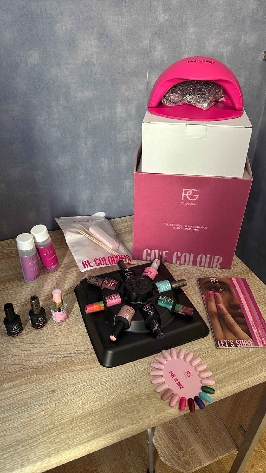Pink gellac set, Bijoux, Sacs & Beauté, Beauté | Cosmétiques & Maquillage, Maquillage, Autres couleurs, Comme neuf, Mains et Ongles