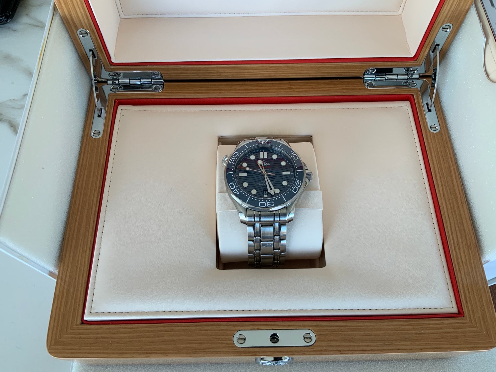 Omega Seamaster Diver 300M bleu, Bijoux, Sacs & Beauté, Montres | Hommes, Comme neuf, Montre-bracelet, Omega, Acier, Acier, Enlèvement ou Envoi