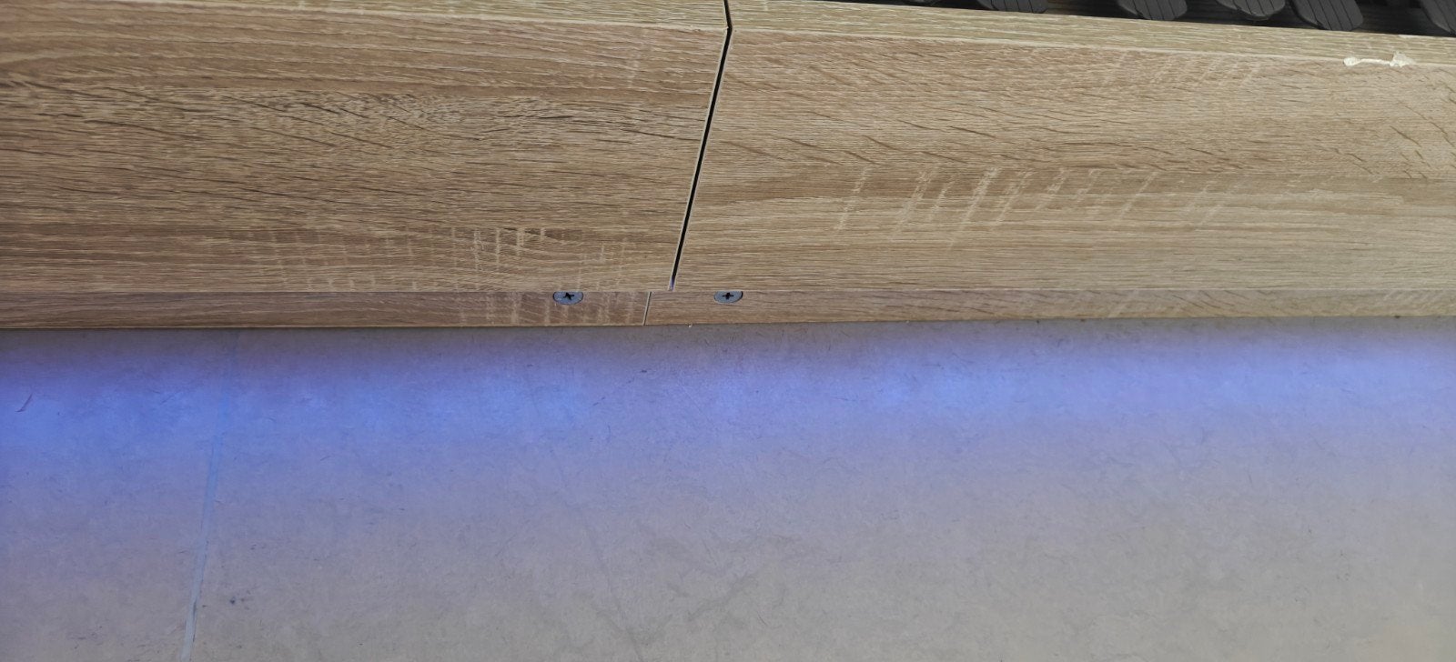 2 lits simples électriques avec matelas, Maison & Meubles, 90 cm, Beige, Enlèvement, Bois