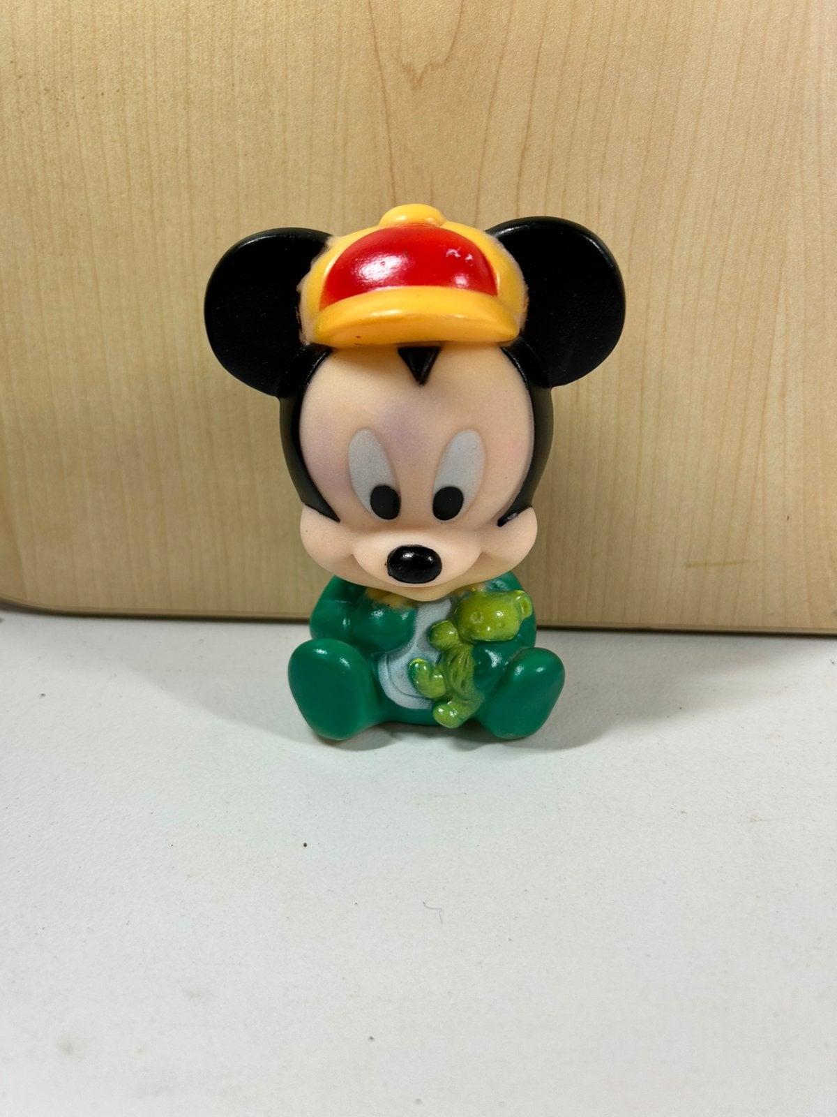 Jouet Disney Baby Mickey Mouse Squeaky — Rétro/Vintage, Enlèvement ou Envoi, Mickey Mouse, Comme neuf