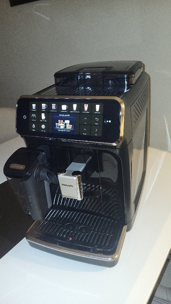 Philips LatteGo 5500, Réservoir d'eau amovible, Café moulu, Comme neuf, 4 à 10 tasses