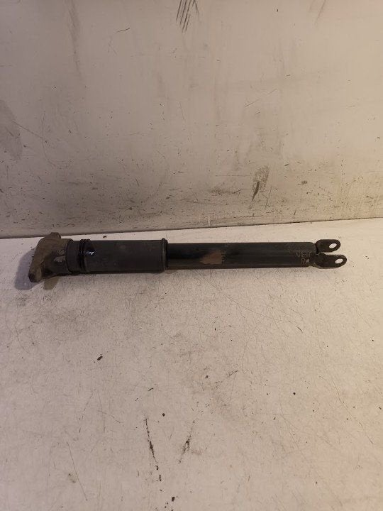 Schokbreker rechts achter Kia Cee'd, Onderdelen@venauto.nl, Van der Ven Autorecycling B.V., Ettenseweg 76, 4706 PB Roosendaal, The Netherlands