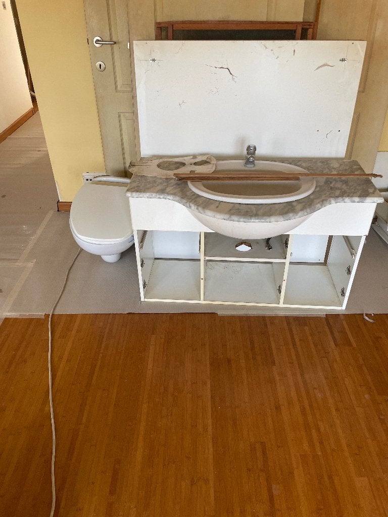 À donner vieux meuble salle de bain évier robinet wc suspe, Enlèvement, Utilisé, Autres types