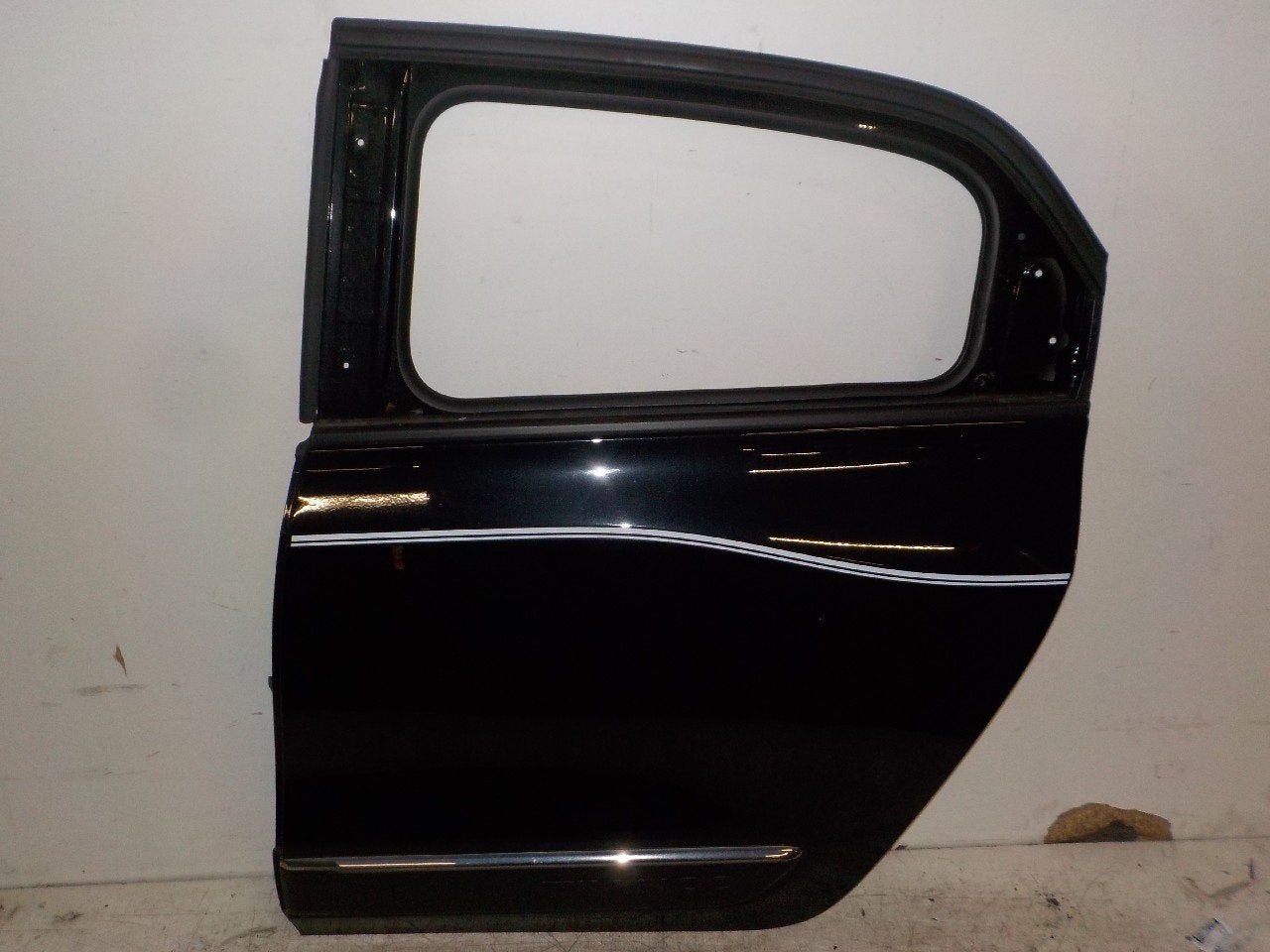 Portier links achter Renault Twingo, Onderdelen@venauto.nl, Van der Ven Autorecycling B.V., Ettenseweg 76, 4706 PB Roosendaal, The Netherlands
