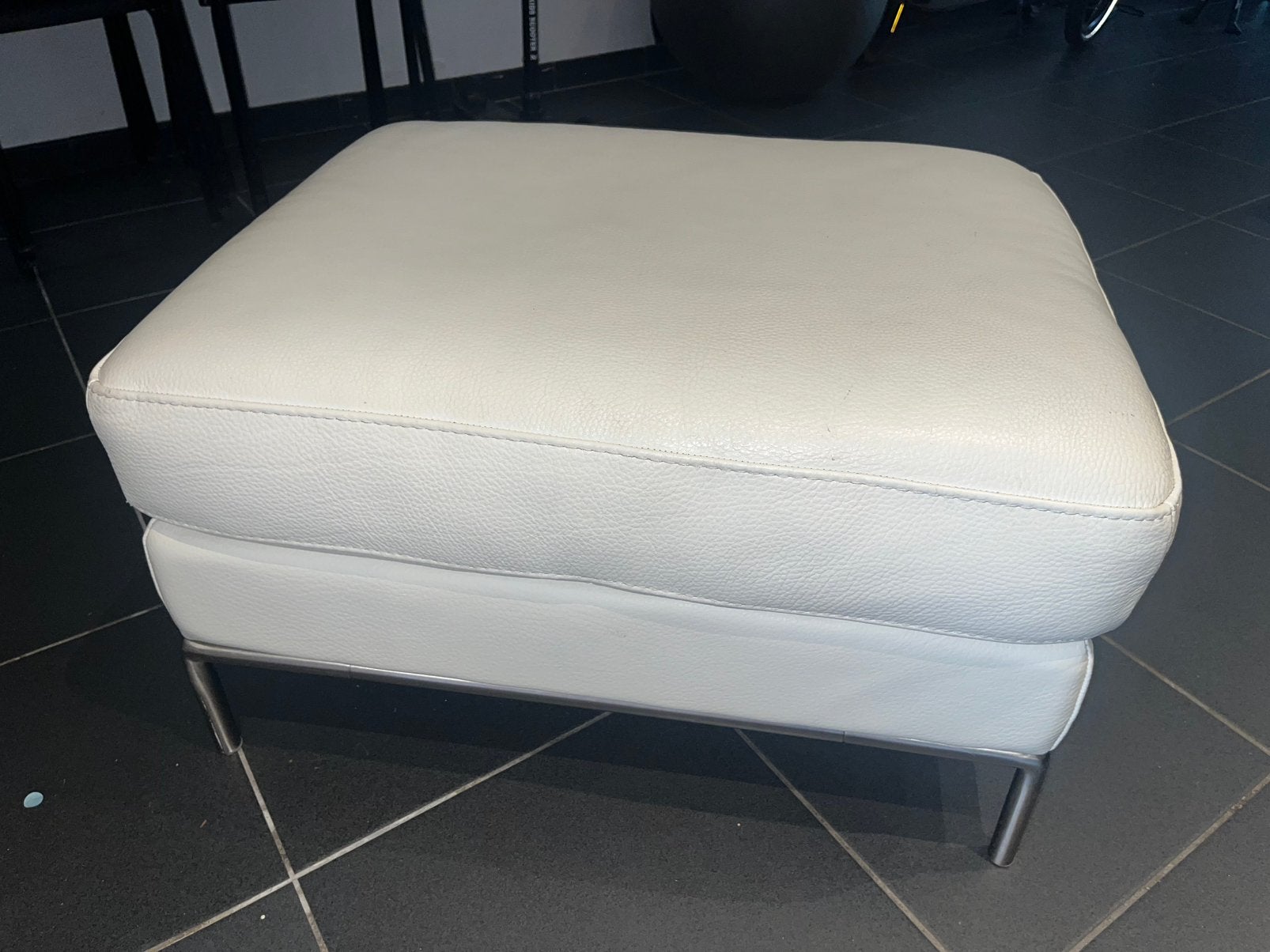 Lederen poef Arild ikea, Huis en Inrichting, Ophalen, Gebruikt, Leer, 75 tot 100 cm