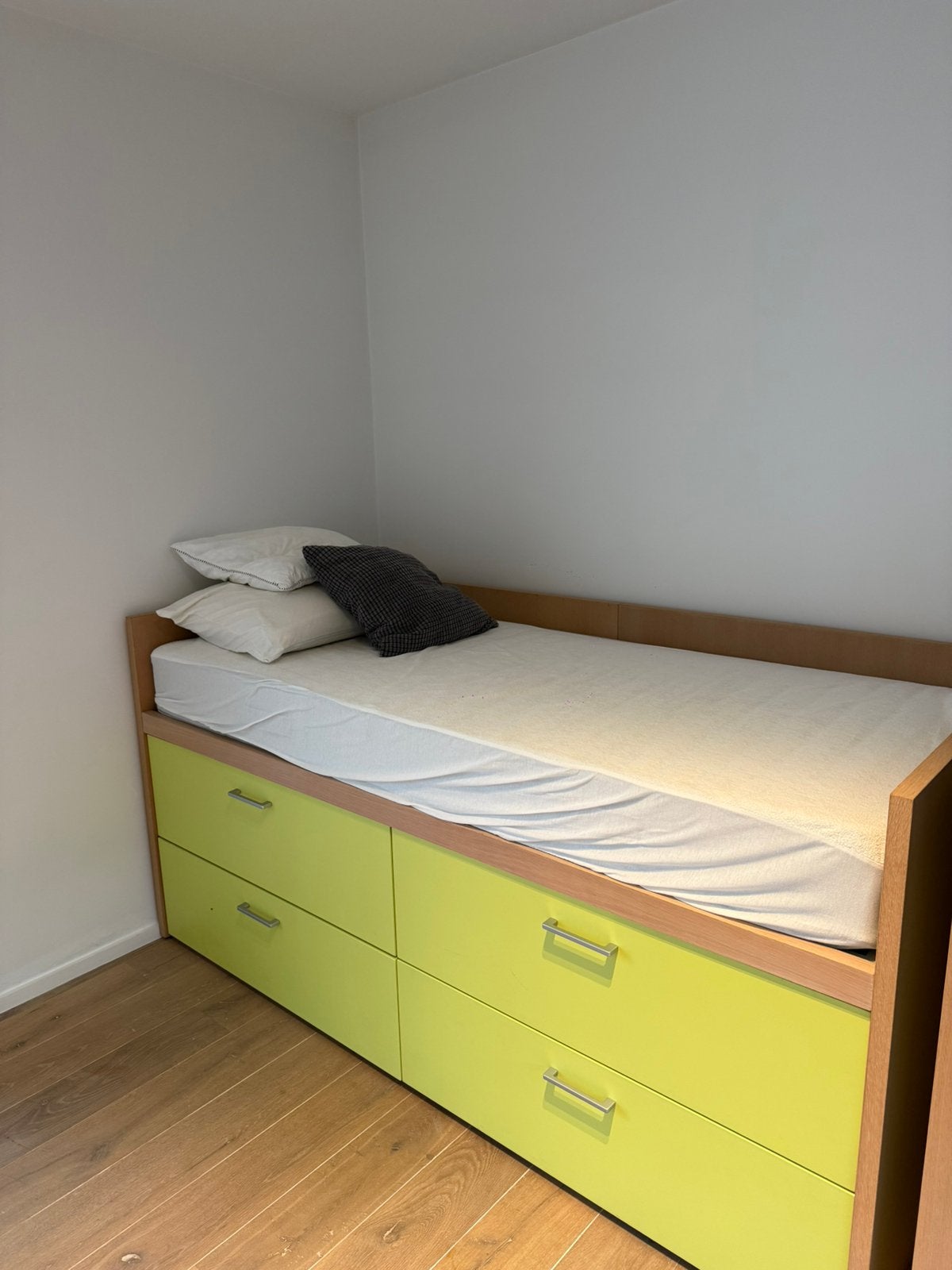 Kinderbed met passende ladder, Ophalen, Zo goed als nieuw, Eenpersoons