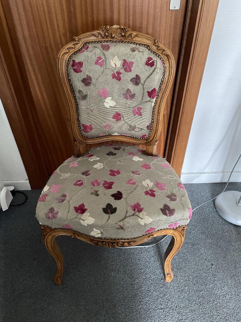 Fauteuils et Chaises Louis XVI, Enlèvement