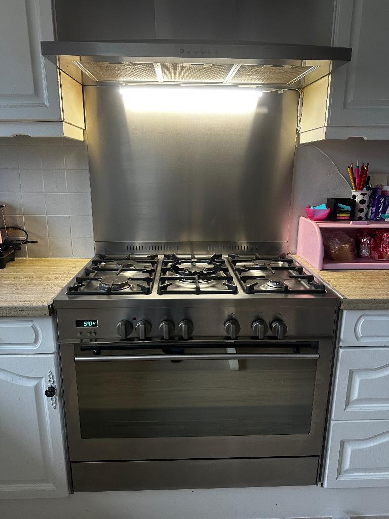 Cuisinière à gaz avec four, Gaz, Enlèvement, Utilisé, Gril