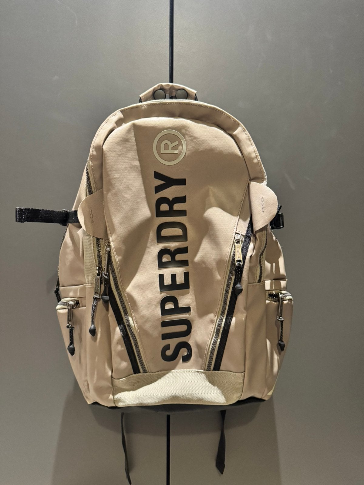 Superdry TARP rugzak beige zwart, Handtassen en Accessoires, Ophalen of Verzenden, Gebruikt, Overige merken, Trekking