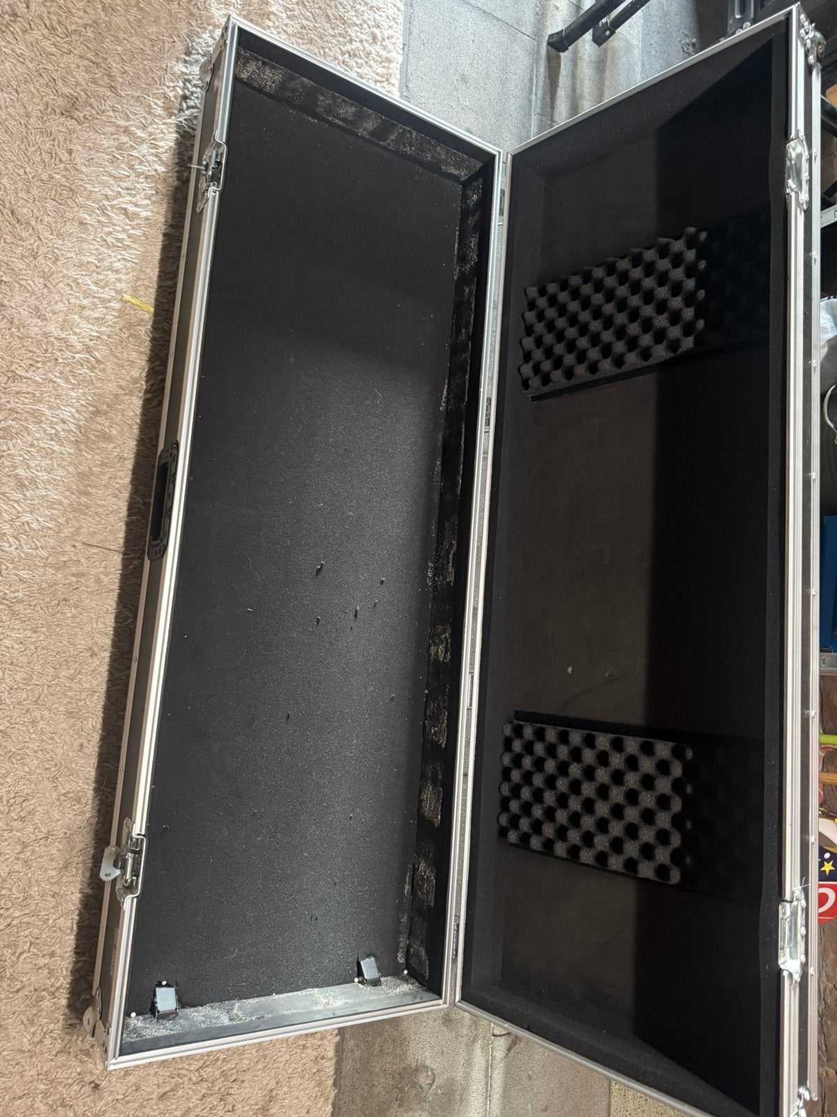Flight case, Enlèvement, Comme neuf