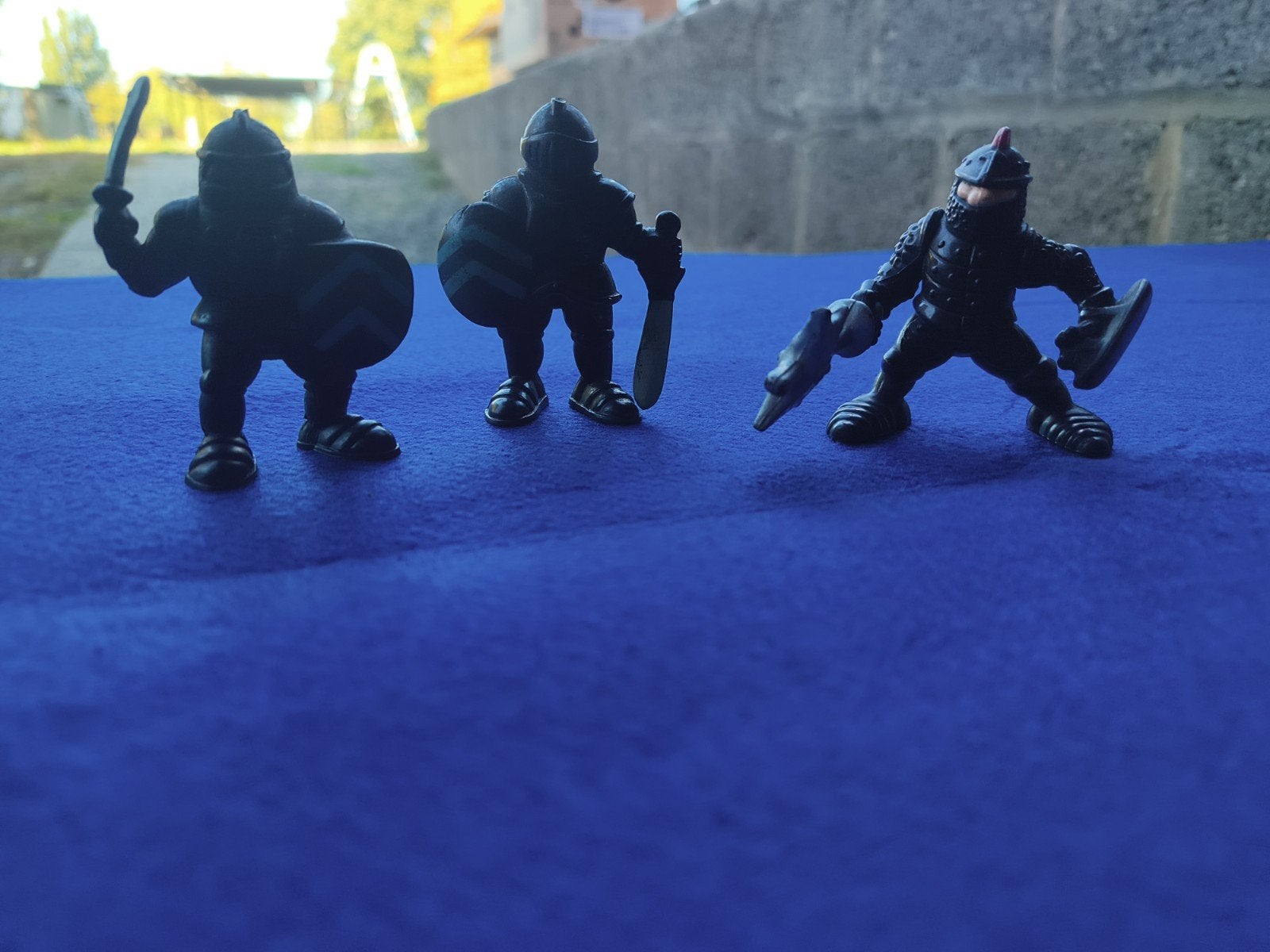 3 zwarte ridderfiguren plastic speelgoed, Ophalen, Gebruikt