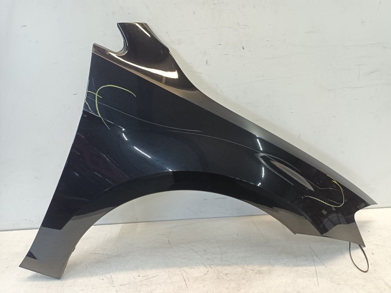 Spatbord rechts voor Volkswagen Golf, Auto-onderdelen, Onderdelen@venauto.nl, Van der Ven Autorecycling B.V., Gebruikt, Ettenseweg 76, 4706 PB Roosendaal, The Netherlands