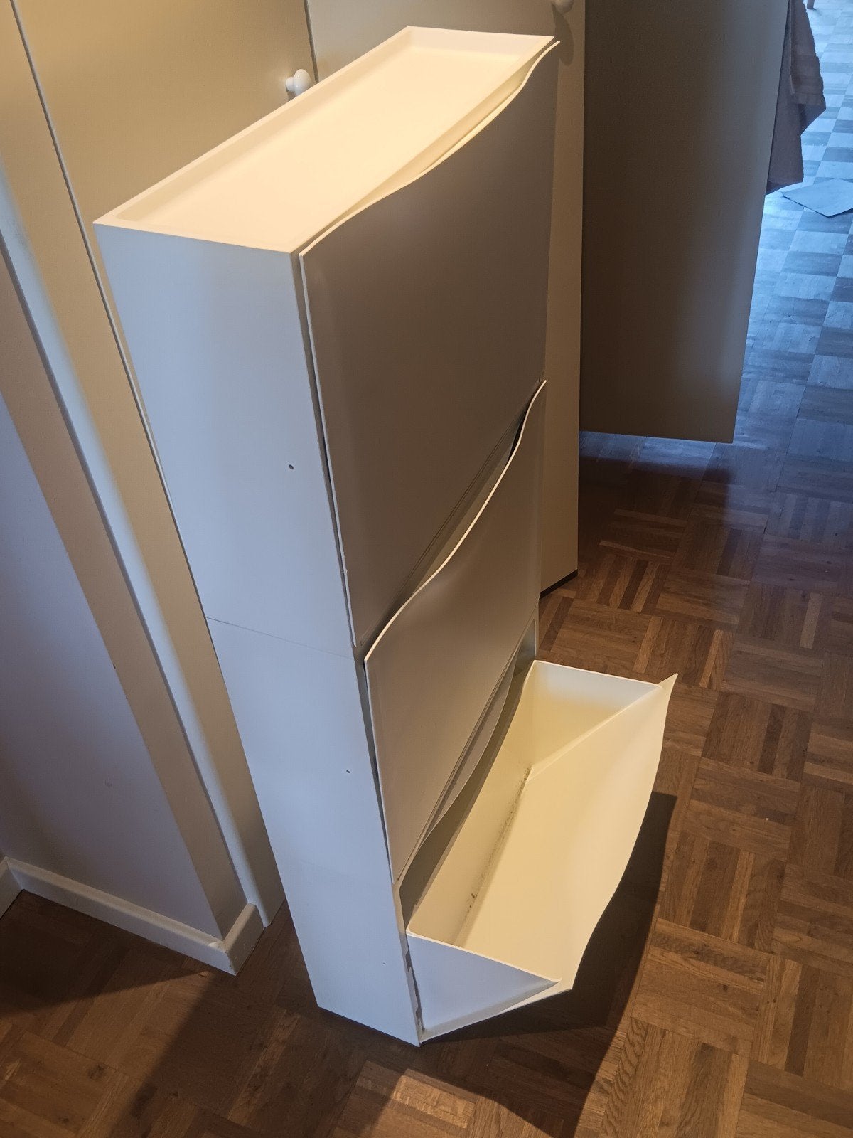 Ikea schoenenkas, Ophalen