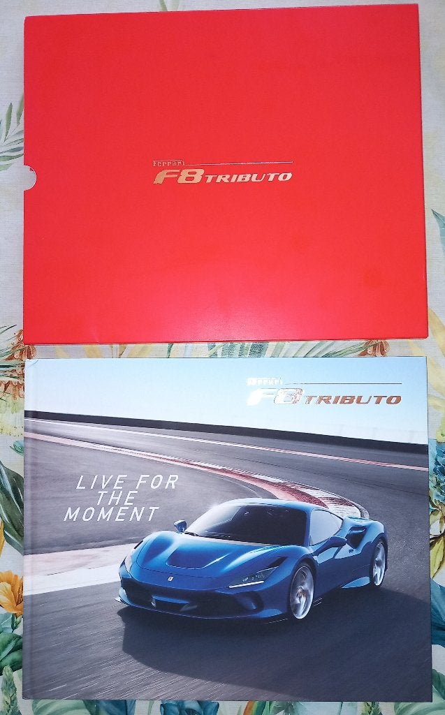 Brochure Ferrari F8 Tributo, Collections, Enlèvement, Comme neuf