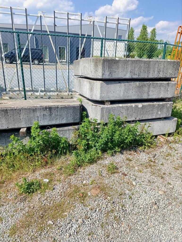 Blocs en béton, Enlèvement