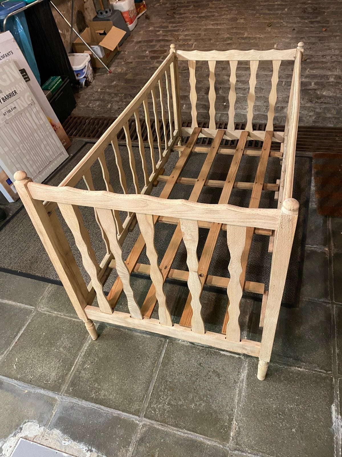 Lit bébé en bois, Enlèvement, Utilisé
