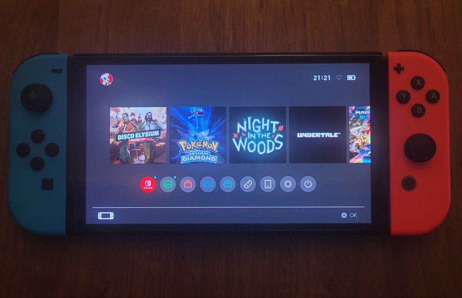 Nintendo Switch OLED compleet + Pokémon Brilliant Diamond, Games en Spelcomputers, Met games, Met 2 controllers, Zo goed als nieuw