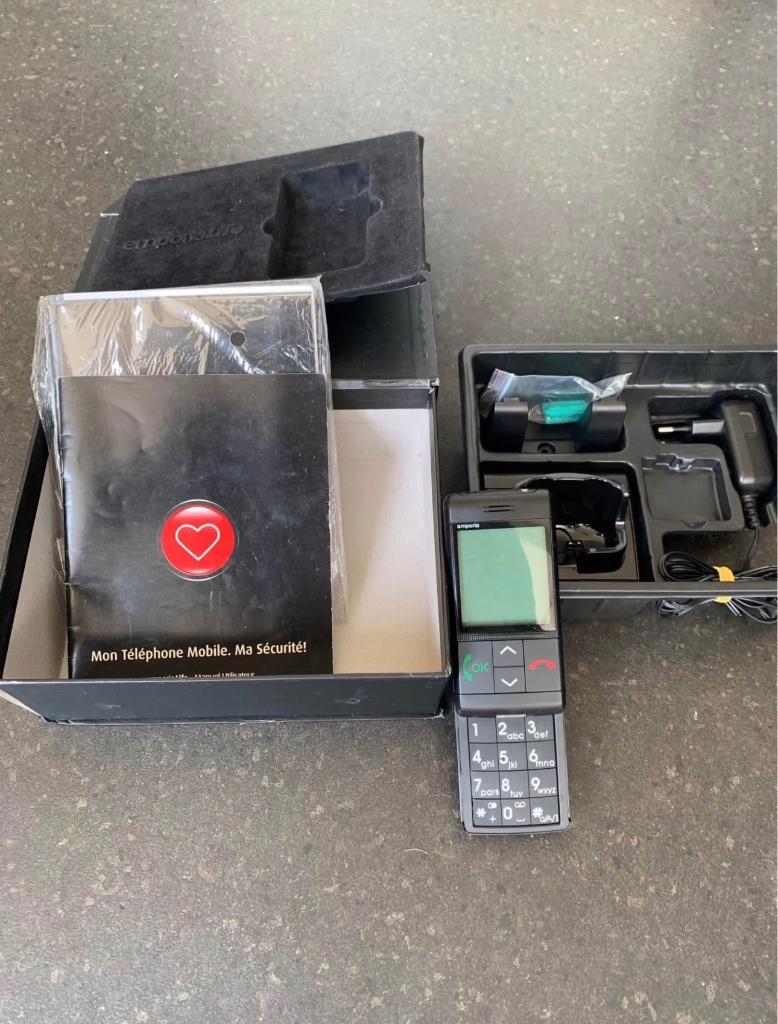 GSM Emporia, Télécoms, Enlèvement