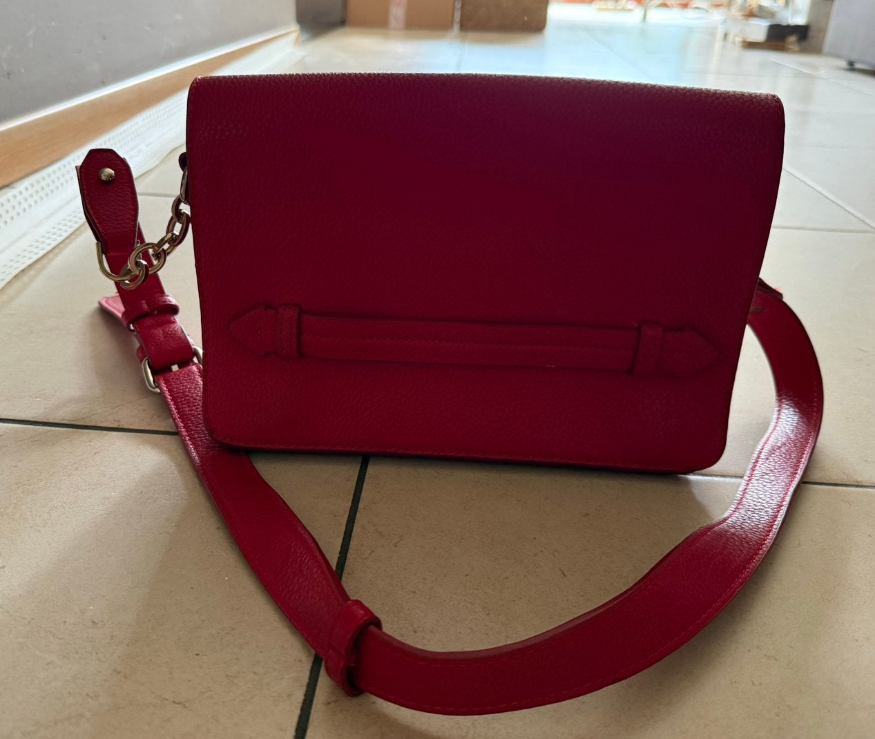 Handtas, Handtassen en Accessoires, Tassen | Damestassen, Ophalen, Gebruikt, Rood, Schoudertasje