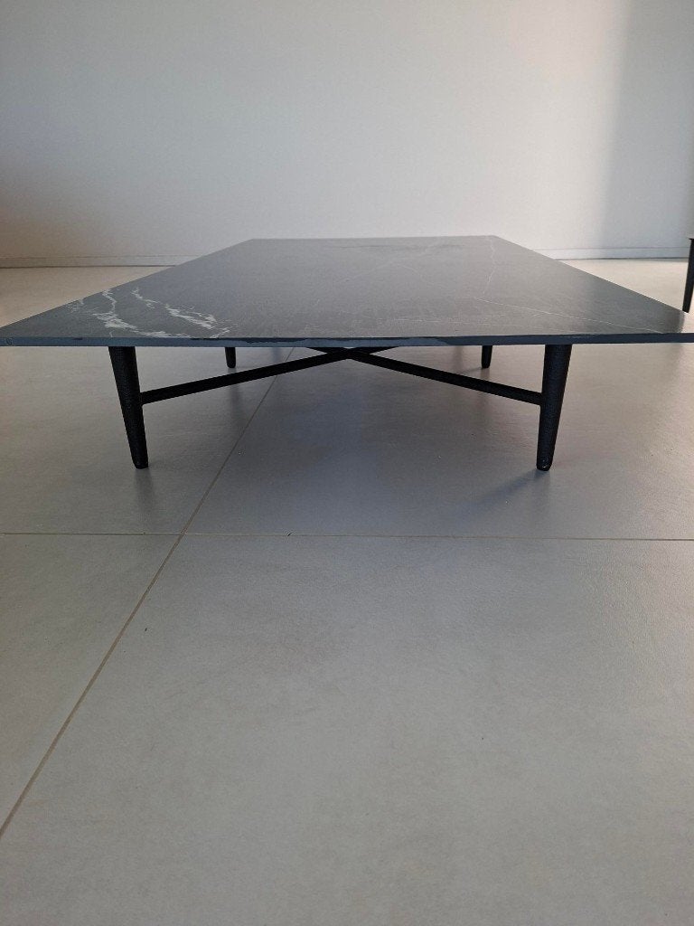 Salontafel met metalen onderstel, Huis en Inrichting, Ophalen, Zo goed als nieuw