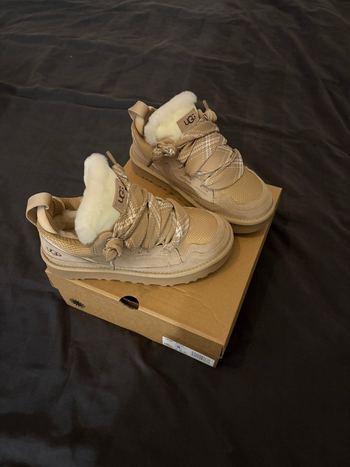 Ugg lowmel sneakers, Ophalen of Verzenden, Zo goed als nieuw, Sneakers