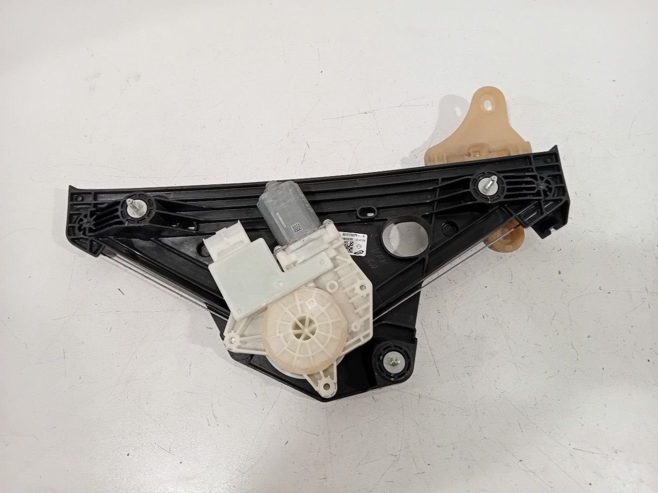 Raammechaniek elektrisch links achter Renault Clio, Onderdelen@venauto.nl, Van der Ven Autorecycling B.V., Gebruikt, Ettenseweg 76, 4706 PB Roosendaal, The Netherlands