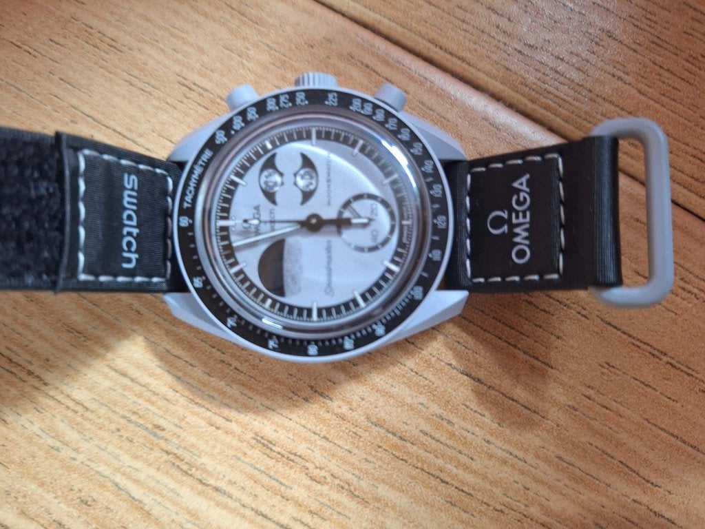 omega moonswatch (rare), Bijoux, Sacs & Beauté, Enlèvement, Autres matériaux, Neuf, Montre-bracelet