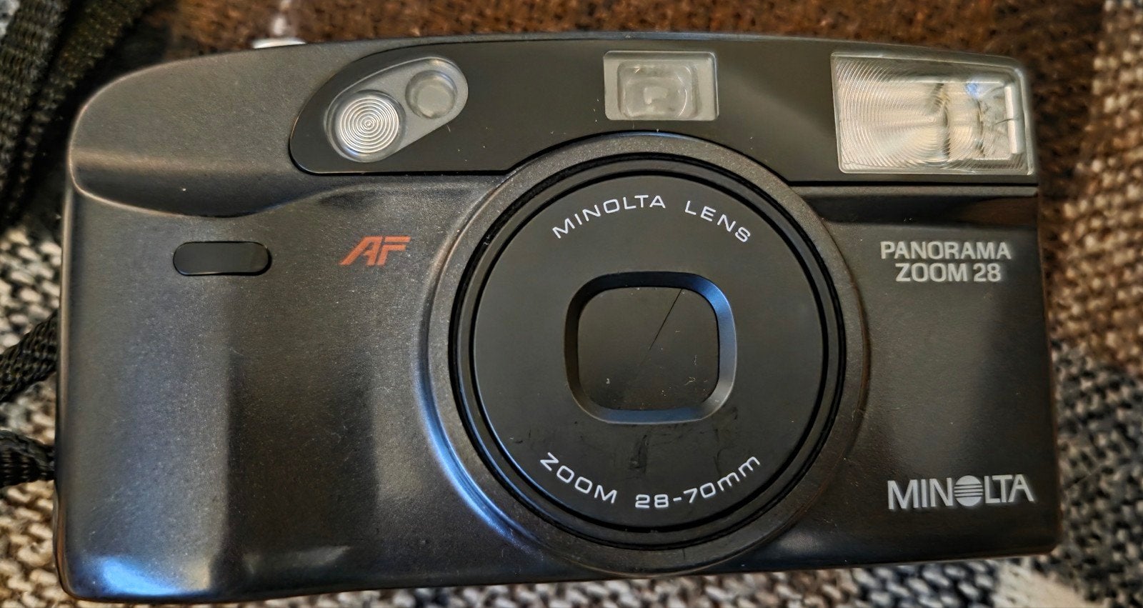 Minolta Panorama Zoom 28, Ophalen, Flitser