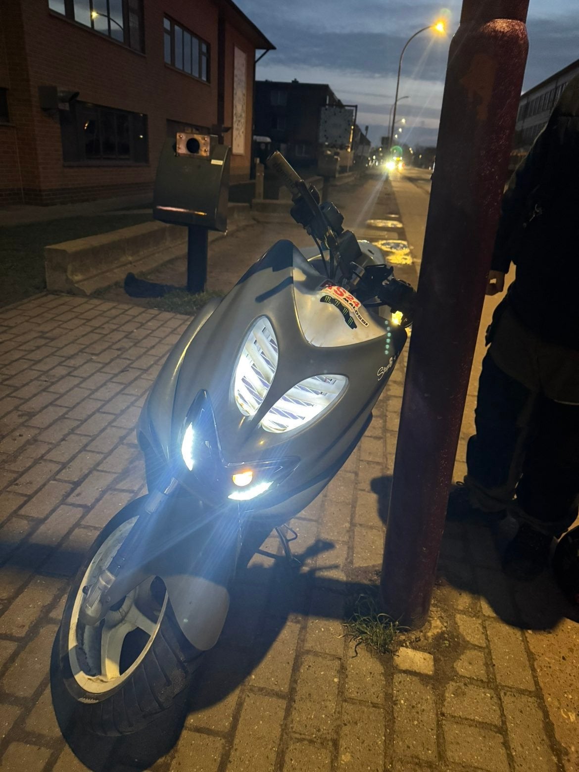 Mag weg moet ni staat zeker ni in mijn weg  mbk nitro, Vélos & Vélomoteurs, Scooters | Yamaha, Enlèvement ou Envoi