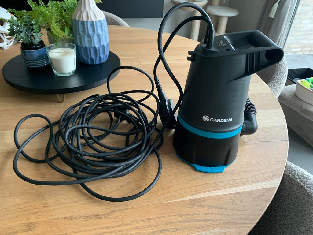 Pompe submersible Gardena, eau propre et sale, Envoi, Comme neuf, Pompe à eaux claires