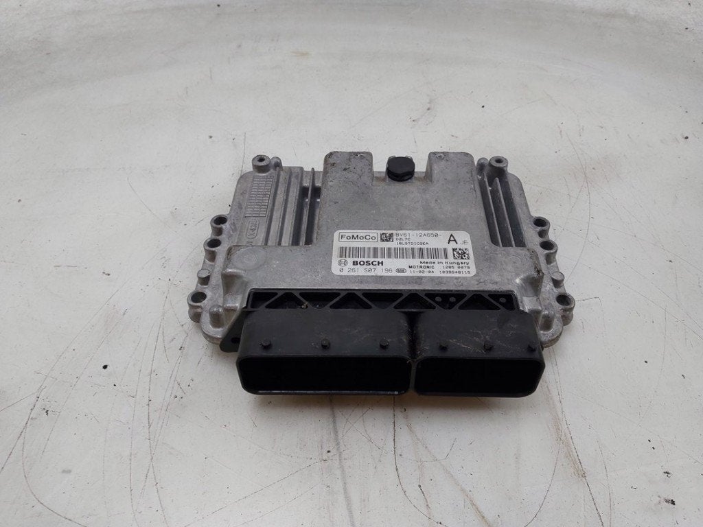 CALCULATEUR MOTEUR ECU Ford C-Max (DXA) (01-2010/06-2019), Robert Bosch AG, Robert-Bosch-Allee 1
74232  Abstatt, DE, Engineering@bosch.com