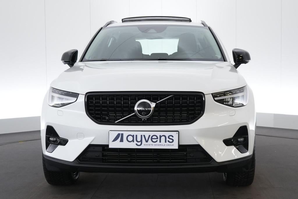 (2DTN550) VOLVO XC40, Auto's, Volvo, https://public.car-pass.be/vhr/18aea67d-c413-418e-abc4-07c828ab07cd, Gebruikt, Euro 6, Zwart