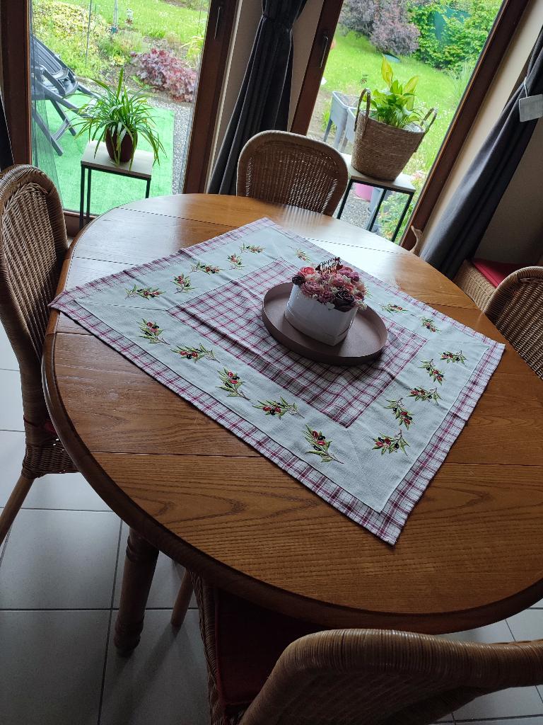 table de salle à manger en chêne moyen, Huis en Inrichting, Complete eetkamers, Ophalen, Gebruikt