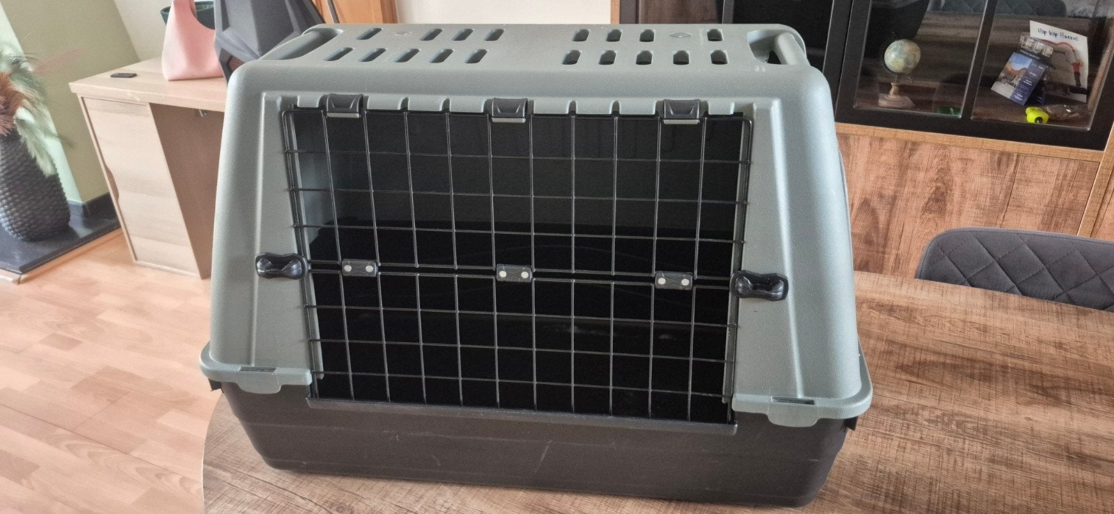 Honden bench  voor autokoffer   L 74cm   B 41cm  H 52 cm, Ophalen